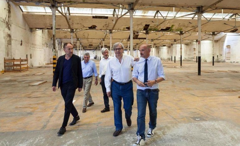 Vittorio Sgarbi in visita a Crespi d’Adda