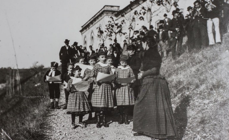 La Regina Margherita in visita al villaggio