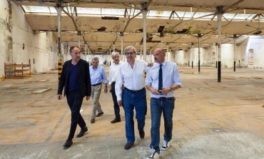 Vittorio Sgarbi in visita a Crespi d'Adda